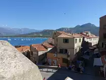 Calvi, Blick von der Festung auf die Altstadt mit Rue Clemenceau (19.06.2019)