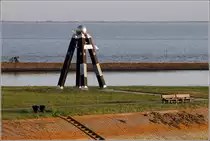 Emden. Am Au�enhafen steht diese Gedenkbake f�r die auf See Bestatteten. 22.09.2019
