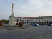 Baja, sp�tbarocke Dreifaltigkeitss�ule am Szentharomsag Ter (24.08.2019)