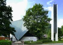 Kollnau, die evangelische Paul-Gerhardt-Kirche, 1965 erbaut, Aug.2019