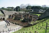 Hinter dem groen Theater ist das Stadion zu sehen. Pompeji, 29.03.2008