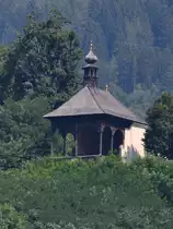 Die Kalvarienbergkapelle hoch ber den Ort Millstatt. (August 2019)