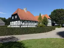 Randlev, der Pfarrhof aus Fachwerk stammt aus dem Jahre 1749 (24.07.2019)