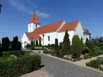 Malling, romanische Ev. Kirche, erbaut im 12. Jahrhundert (24.07.2019)