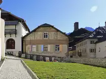 Blick auf eines der bemalten H�user in Ardez am 12. Oktober 2019.