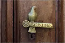 Osnabr�ck. Die Klinke der Rathaust�r erinnert an den hier 1648 geschlossenen Westf�lischen Frieden. 31.10.2019