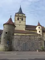 Gro�sachsenheim, Wehrkirche St. Fabian und Sebastian, erbaut ab 1256, Rundturm 15. Jahrhundert (24.06.2018)