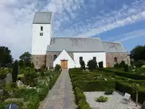 Olgod, romanische Ev. Kirche, erbaut um 1200, Kirchturm erbaut um 1500 (26.07.2019)