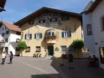 Kastelruth, Hotel zum Wolf in der Oswald von Wolkenstein Stra�e (14.09.2019)