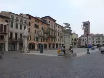 Bassano del Grappa, historische Geb�ude an der Piazza Liberta (17.09.2019)
