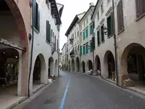 Oderzo, Arkadenh�user in der Via Umberto I. (18.09.2019)