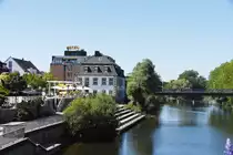 RHEINE (Kreis Steinfurt), 28.06.2019,  Blick von der Nepomukbr�cke auf die Emsterrassen vor dem Str�terschen Haus