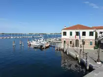 Chioggia, Geb�ude der Hafenpolizei am Calle Santa Croce (19.09.2019)