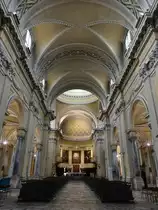 Ravenna, barocker Innenraum des Doms San Orso, f�nfschiffige Basilika mit Vierungskuppel, Fresken von Guido Reni (20.09.2019)