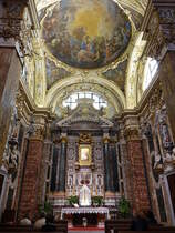 Cesena, Capella della Madonna del Popolo in der Kathedrale San Giovanni Battista, erbaut im 17. Jahrhundert, Deckenbild von Giaquinto und Altar von Vespignani (21.09.2019)