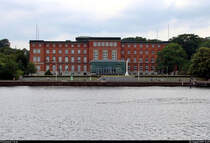 Blick whrend einer Hafenrundfahrt auf das Landtagsgebude von Schleswig-Holstein in Kiel.
[2.8.2019 | 12:29 Uhr]