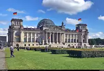Blick auf das Reichstagsgeb�ude in Berlin, Sitz des Deutschen Bundestages.
(Smartphone-Aufnahme)
[17.8.2019]

� Theodor Wolf
Der Fotograf ist mit der Ver�ffentlichung auf meinem Account ausdr�cklich einverstanden und beh�lt alle Rechte am Bild.