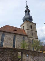 Hutschdorf, Evangelisch-lutherische Pfarrkirche Sankt Johannes der Tufer, Saalkirche mit Chorturm, erbaut im 16. Jahrhundert (16.04.2017)