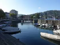 Laveno, Ausblick auf den Porto di Laveno am Lago Maggiore (07.10.2019)