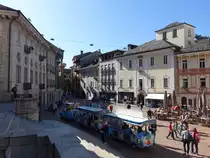 Bellinzona, historische H�user an der Piazza Collegiata (07.10.2019)