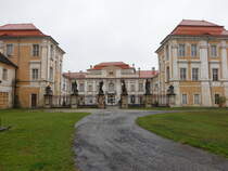 Duchcov, Schloss Dux, erbaut von 1675 bis 1685 nach Plnen des Architekten Jean Baptiste Mathey (27.09.2019)