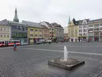 Usti nad Labem / Aussig, H�user und Brunnen am Mirove Namesti (27.09.2019)