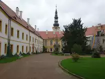 Decin / Tetschen, Barockschlo� auf einem Felsvorsprung �ber der M�ndung der Ploucnice, erbaut ab 1750 (27.09.2019)