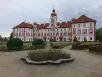 Schloss Mnichovo Hradiste / M�nchengr�tz, erbaut von 1602 bis 1606 von V�clav Budovec z Budova (27.09.2019)