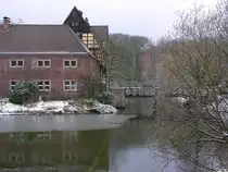 Nochmals ist der Winter zur�ckgekehrt �ber Gladbeck, hier am Haus Wittringen (Kreis Recklinghausen, NRW - M�rz 2006)