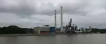 an der Elbe am 14.7.2019: Kohlekraftwerk in Wedel, Foto von Bord der CAP SAN DIEGO /