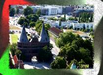 Blick auf das Holstentor in L�beck, 2003
