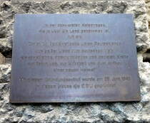 Bronzetafel am Haus Platanenallee 11 in Berlin-Charlottenburg, OT Westend. Hier wurde am 26. Juni 1945 die CDU gegrndet. Foto: 2019