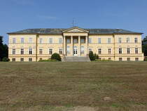 Dolna Krupa, Herrenhaus, erbaut von 1793 bis 1795 durch den Architekten Hausmann (29.08.2019)