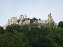 Povazska Bystrica / Waagbistritz, Ruine der Waagburg, erbaut im 13. Jahrhundert als kgl. Grenzburg zwischen Ungarn und dem Knigreich Bhmen (30.08.2019)