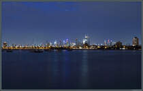 Abendlicher Blick vom Pier St. Kilda auf die Skyline von Melbourne. (29.12.2019)