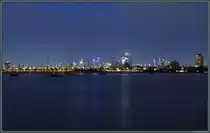 Abendlicher Blick vom Pier St. Kilda auf die Skyline von Melbourne. (29.12.2019)