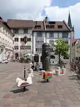 Engen, Brunnen und Geb�ude am Marktplatz (25.05.2017)