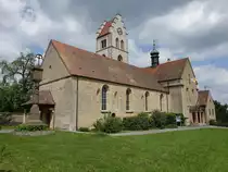 Tengen, fr�hgotische Pfarrkirche St. Laurentius, erbaut im 13. Jahrhundert, Kirchturm von 1518, barockisierung 1730 (25.05.2017)