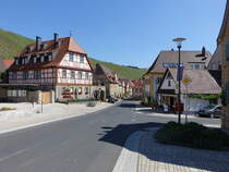 Escherndorf, historische Gebude in der Astheimer Strae (27.05.2017)