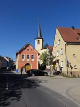 Oberpleichfeld, kath. Pfarrkirche St. Peter und Paul, Kirchturm 13. Jahrhundert, Langschiff erbaut von 1934 bis 1935 (27.05.2017)
