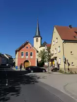 Oberpleichfeld, kath. Pfarrkirche St. Peter und Paul, Kirchturm 13. Jahrhundert, Langschiff erbaut von 1934 bis 1935 (27.05.2017)