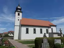 Oberspiesheim, katholische Filialkirche St. Bartholom�us, Saalbau mit Rechteckchor, erbaut bis 1790 durch Anton W�st (28.05.2017)