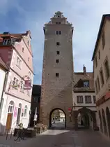 Volkach, Sommeracher Tor, Oberes Tor, quadratischer Torturm mit sieben Geschossen, erbaut 1597 (28.05.2017)