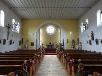 Bechtsrieth, moderner Innenraum der kath. Pfarrkirche St. Josef, erbaut 1930 (04.06.2017)