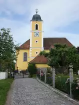 Kirchenrohrbach, kath. Filialkirche St. Maria Magdalena, Saalbau mit eingezogenem Chor und �stlichem Turm, erbaut ab 1749 (05.06.2017)