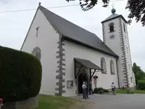 Obertr�benbach, kath. Pfarrkirche St. Peter und Paul, erbaut von 1935 bis 1937 (05.06.2017)