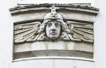 Detailaufanhme vom Gebude Nikolaistrae 5 in Flensburg. Der Flensburger Jugendstil-Weg ldt dazu ein, 20 besondere Gebude in der Innenstadt zu Fu zu entdecken. Aufnahme: 2. Mai 2020.