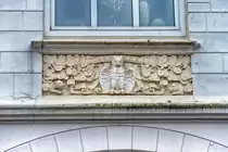 Jugendstil-Dekoration am Gebude der Ecke Am Burgfried/Burgstrae in Flensburg. Aufnahme: 2. Mai 2020.