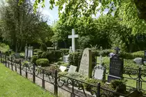 Blick auf den Friedhof an der Schifferkirche zu Arnis. Aufnahme: 11. Mai 2020.