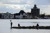 Blick auf den Rundsilo und die Eckernfrder Altstadt von der Borbyer Promenade. Aufnahme: 11. Mai 2020.